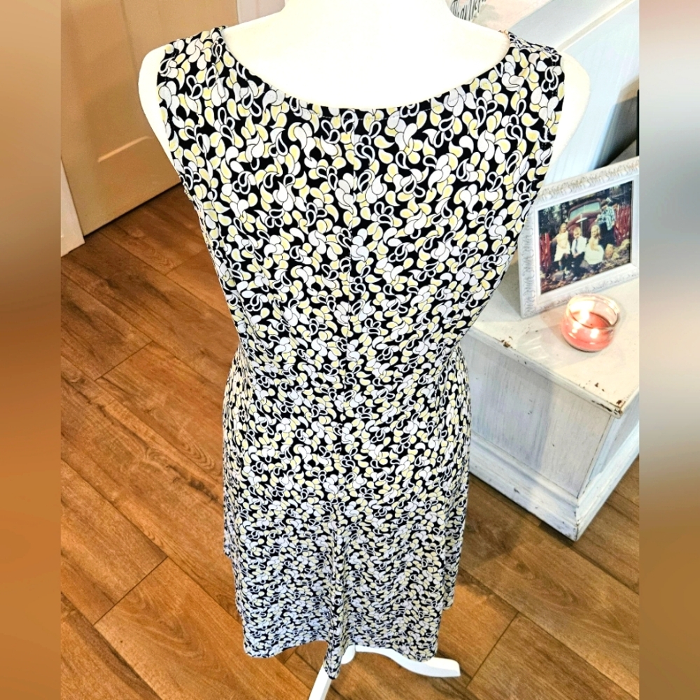 Hardly Worn - Perceptions - White/Yellow Paisley … - image 5